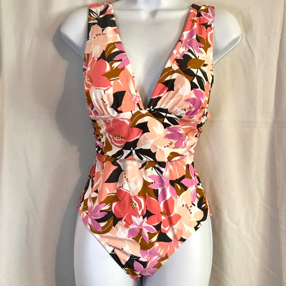 NWT Women’s One Piece Floral Swimsuit- Small